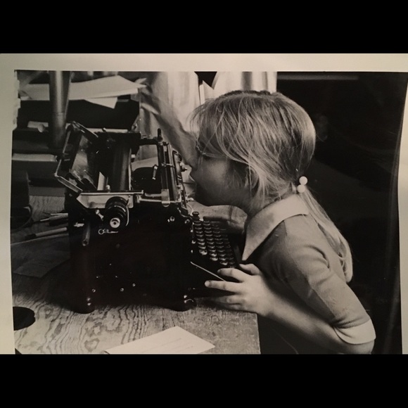 Meet your Posher, Ingrid - Picture 1 of 1